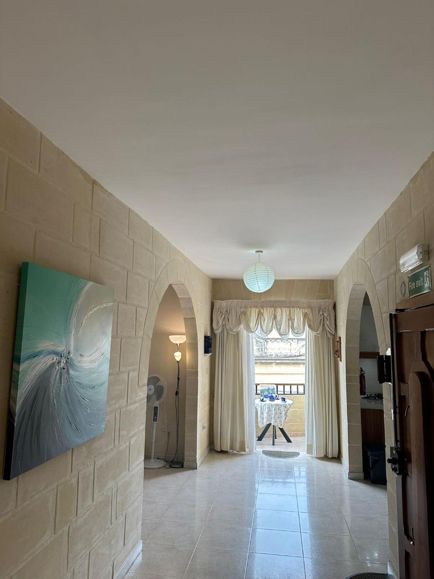Grazzja Traditional Apartment Żabbar Exteriör bild